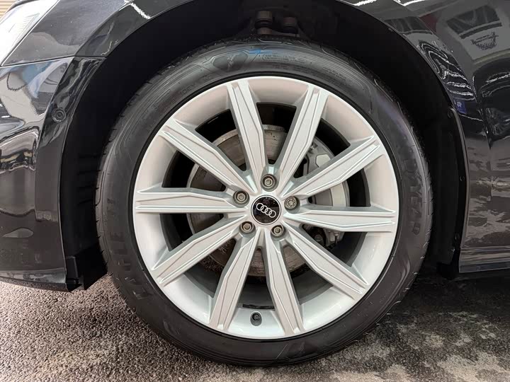 Фото 5 - Audi A6L