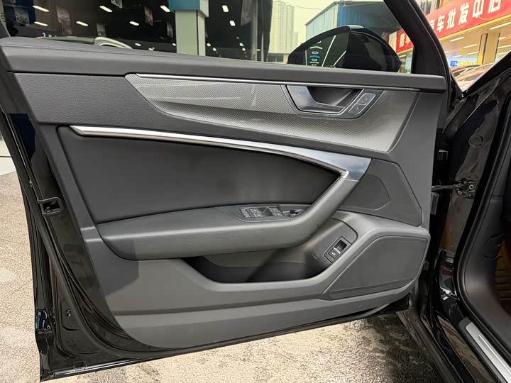 Фото 7 - Audi A6L