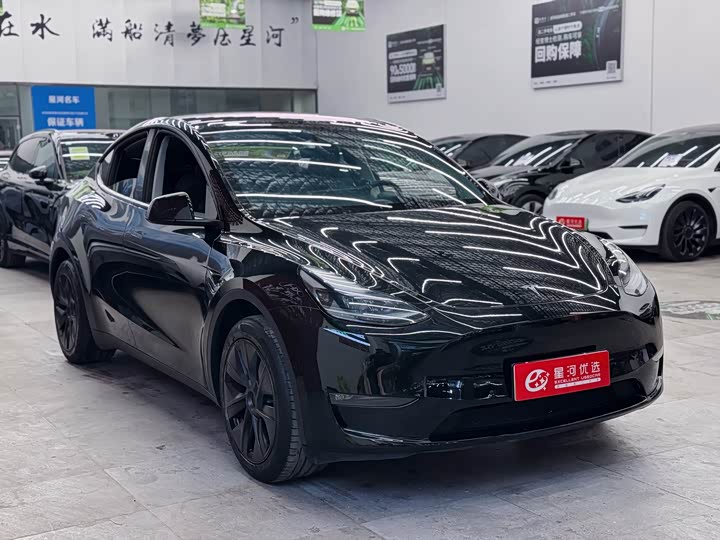 Фото 3 - Tesla Model Y