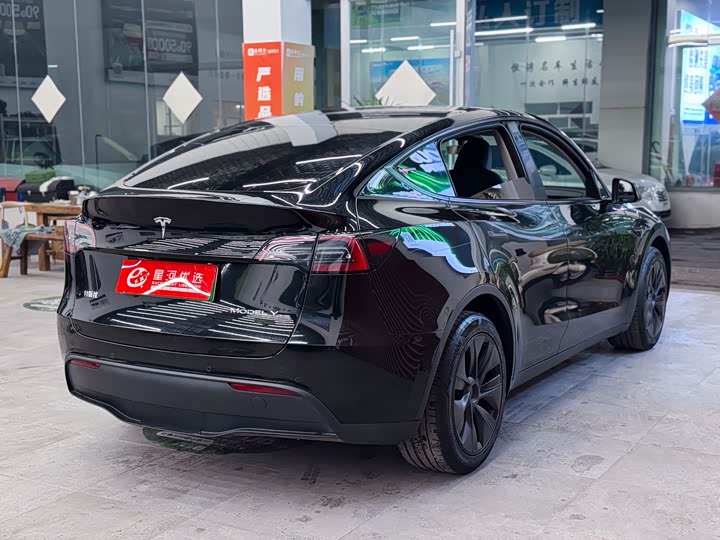 Фото 7 - Tesla Model Y