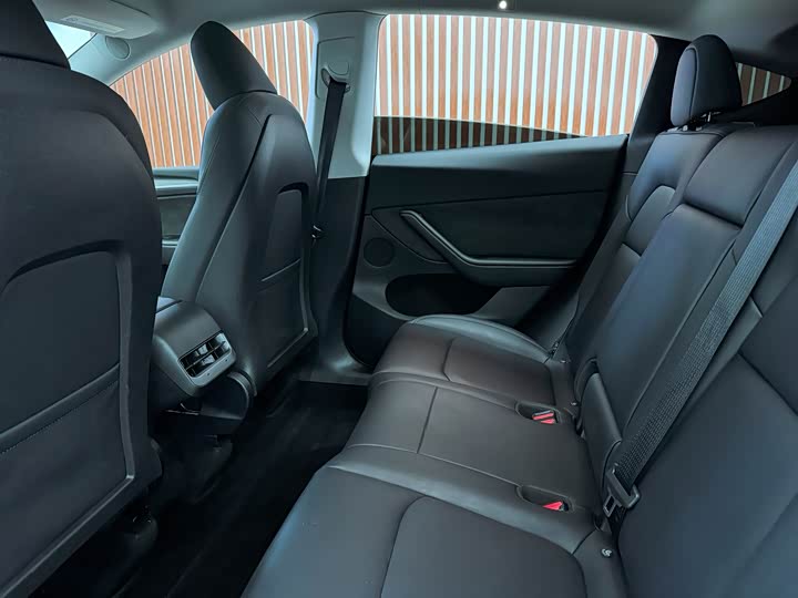 Фото 8 - Tesla Model Y