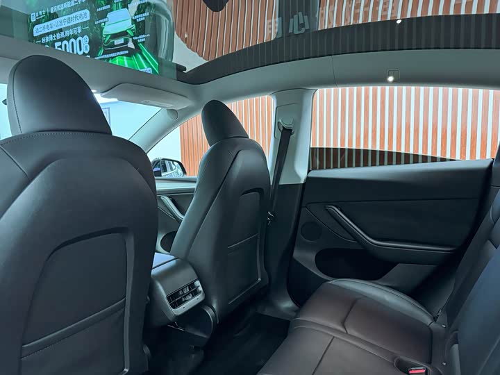 Фото 9 - Tesla Model Y