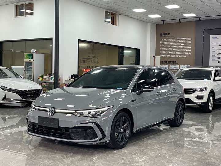 Фото 1 - Volkswagen Golf