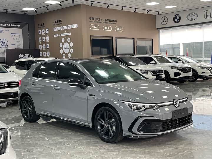 Фото 3 - Volkswagen Golf