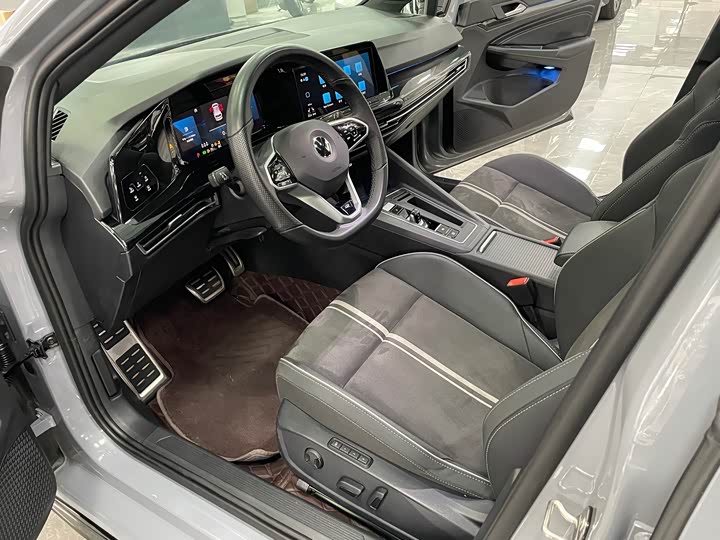 Фото 5 - Volkswagen Golf