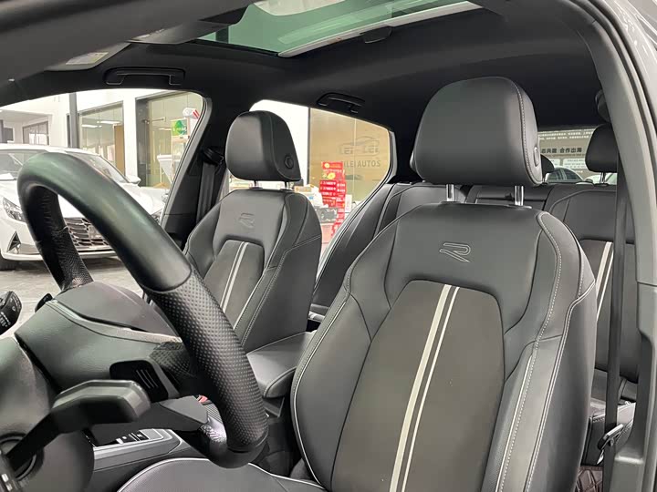 Фото 7 - Volkswagen Golf