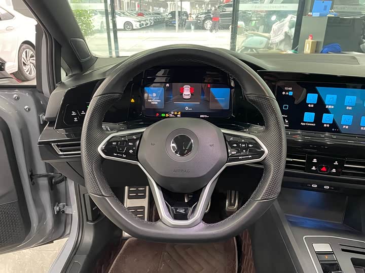 Фото 9 - Volkswagen Golf