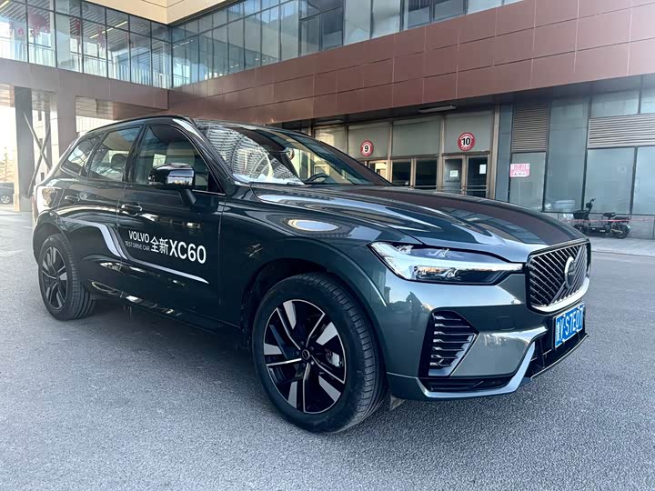 Фото 1 - Volvo XC60