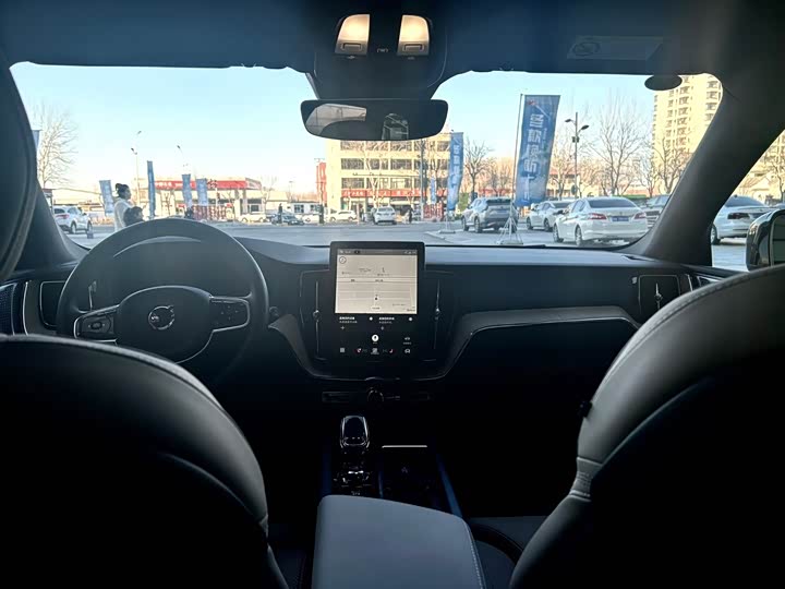 Фото 7 - Volvo XC60