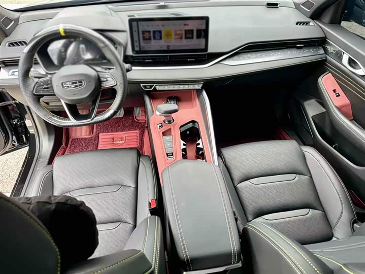 Фото 3 - Geely Preface