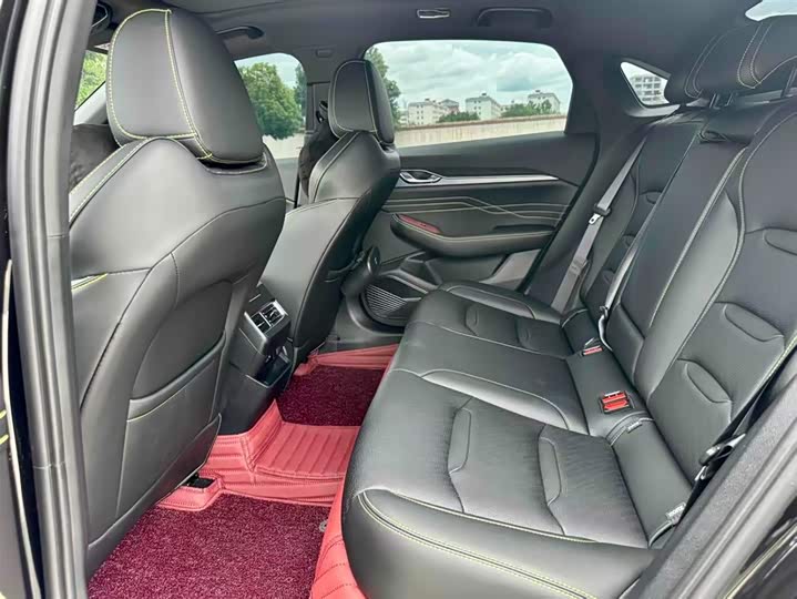 Фото 4 - Geely Preface