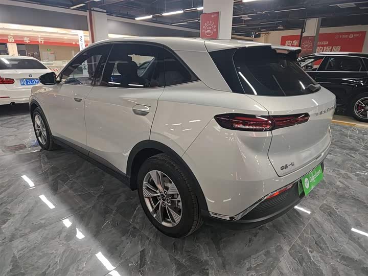 Фото 5 - Bestune 03