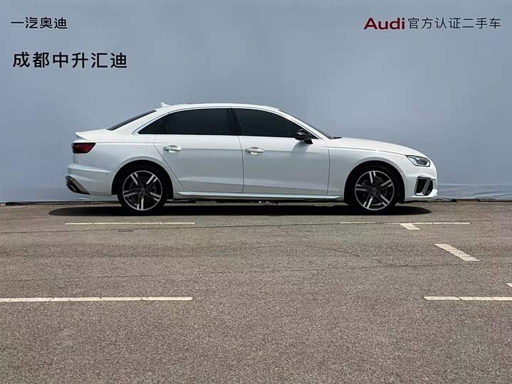 Фото 3 - Audi A4L