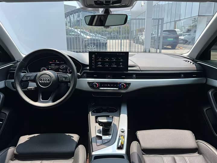 Фото 9 - Audi A4L