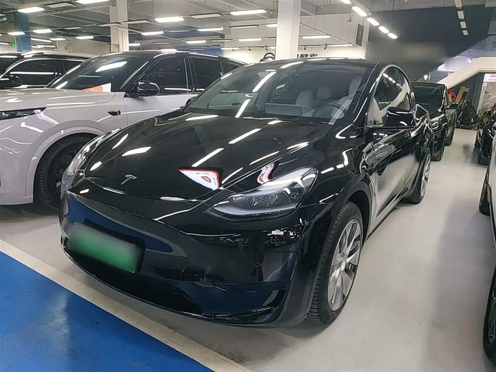 Фото 1 - Tesla Model Y