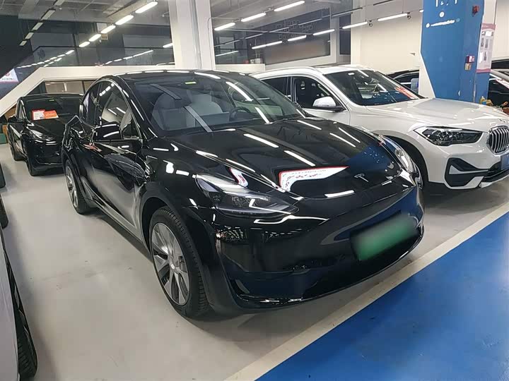 Фото 4 - Tesla Model Y