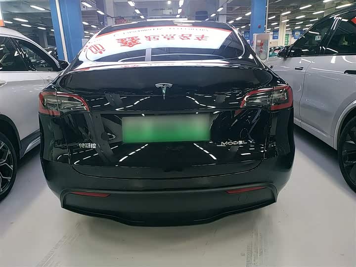 Фото 6 - Tesla Model Y
