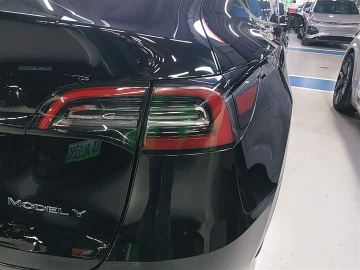 Фото 8 - Tesla Model Y