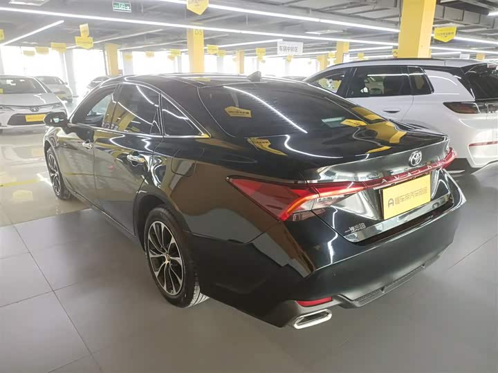 Фото 5 - Toyota Avalon