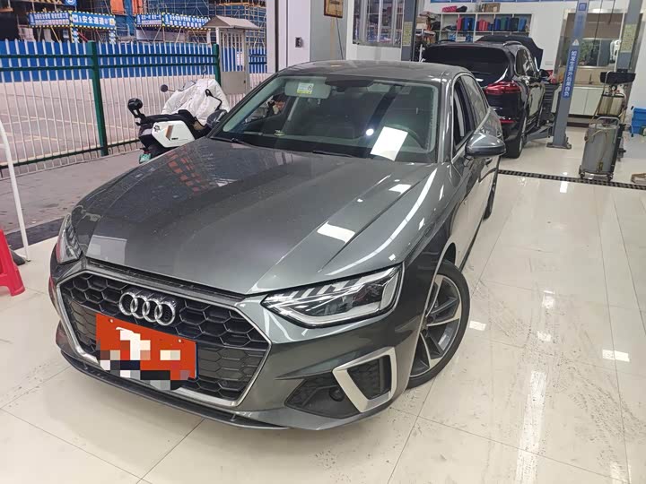 Фото 1 - Audi A4L