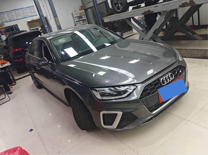 Фото 2 - Audi A4L