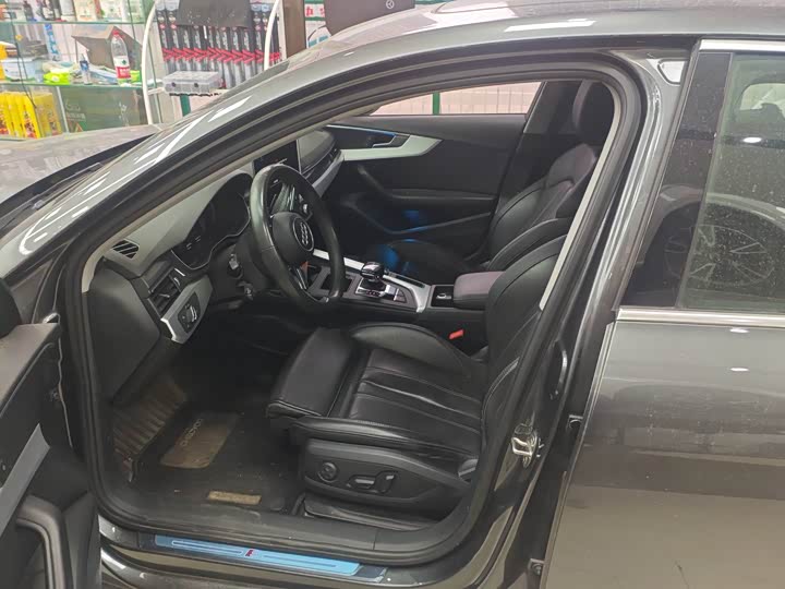 Фото 3 - Audi A4L