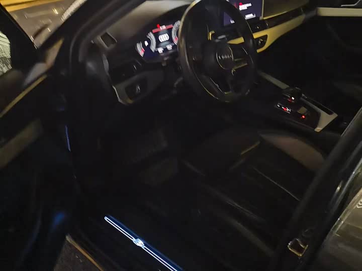 Фото 7 - Audi A4L