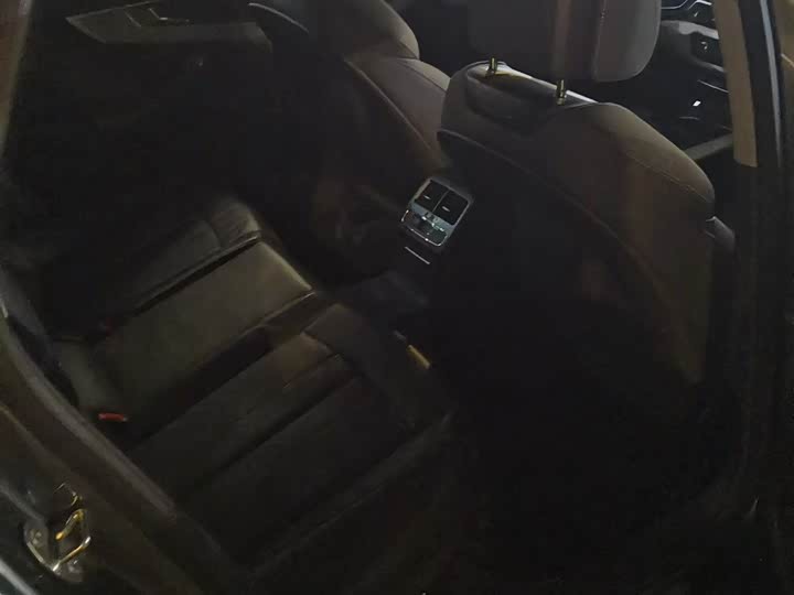 Фото 9 - Audi A4L