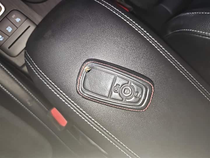 Фото 9 - Ford Focus Active