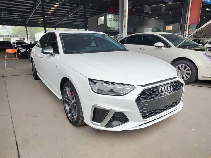 Фото 4 - Audi A4L