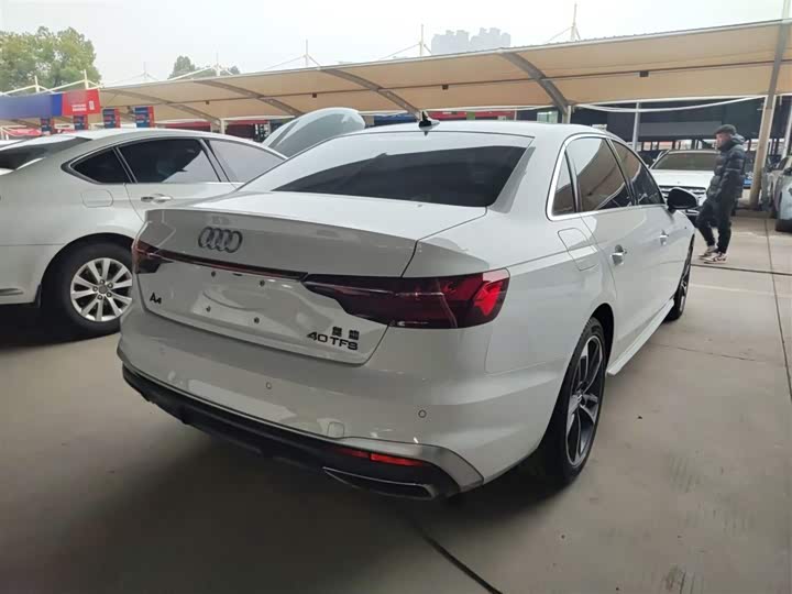 Фото 7 - Audi A4L