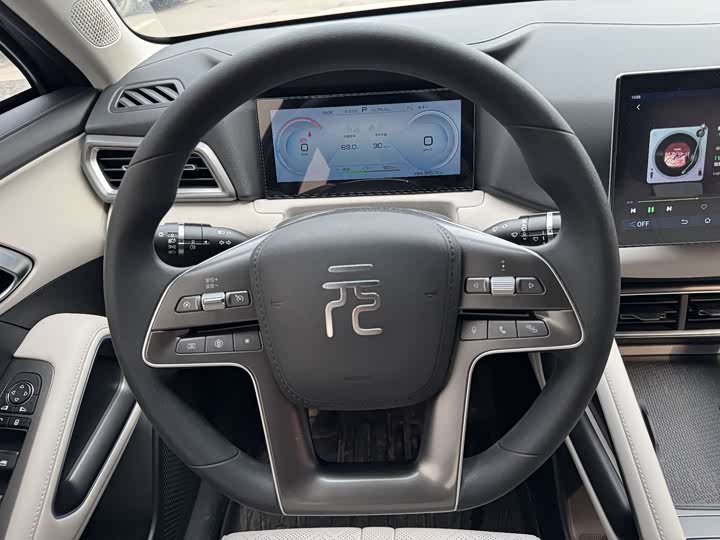 Фото 7 - BYD Yuan Up