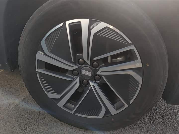 Фото 6 - Geely Galaxy Starship 7