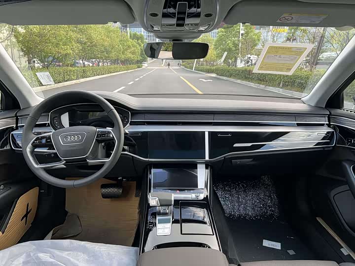 Фото 4 - Audi A8