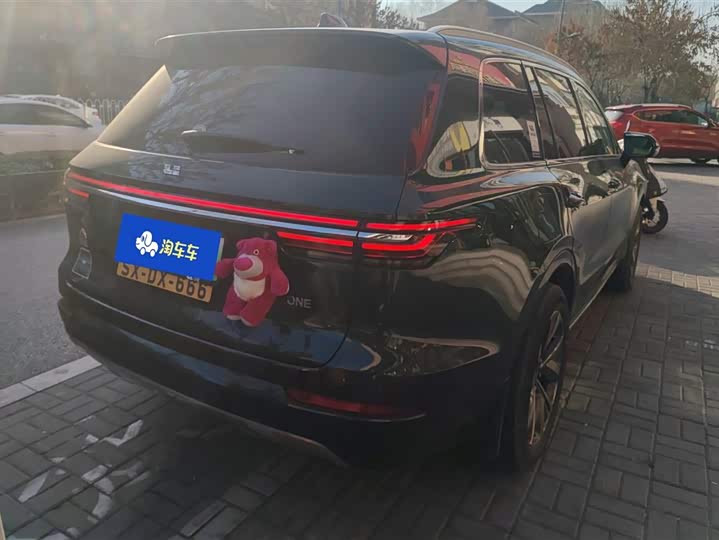 Фото 3 - LiXiang One