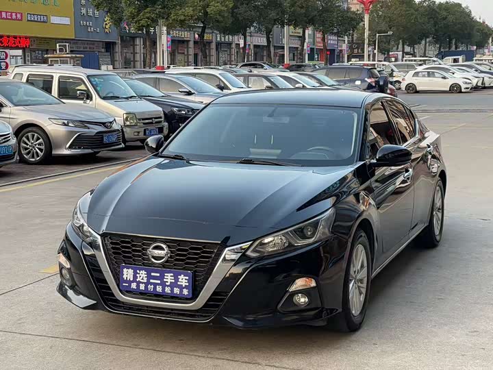 Фото 1 - Nissan Teana