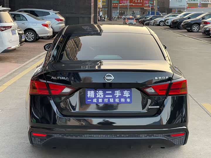 Фото 5 - Nissan Teana