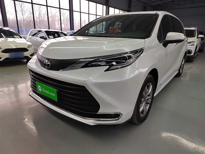 Фото 2 - Toyota Sienna