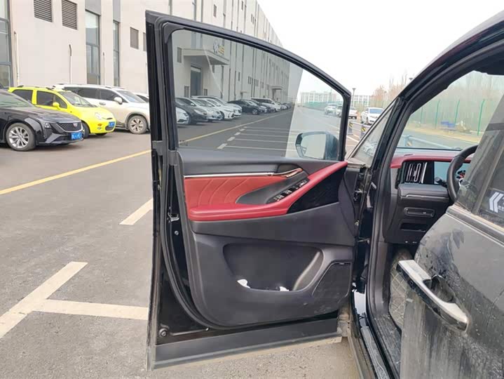 Фото 7 - GAC Trumpchi M8