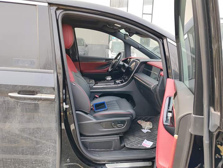 Фото 8 - GAC Trumpchi M8