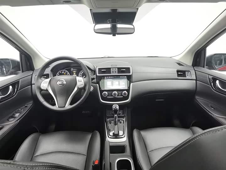 Фото 5 - Nissan Tiida