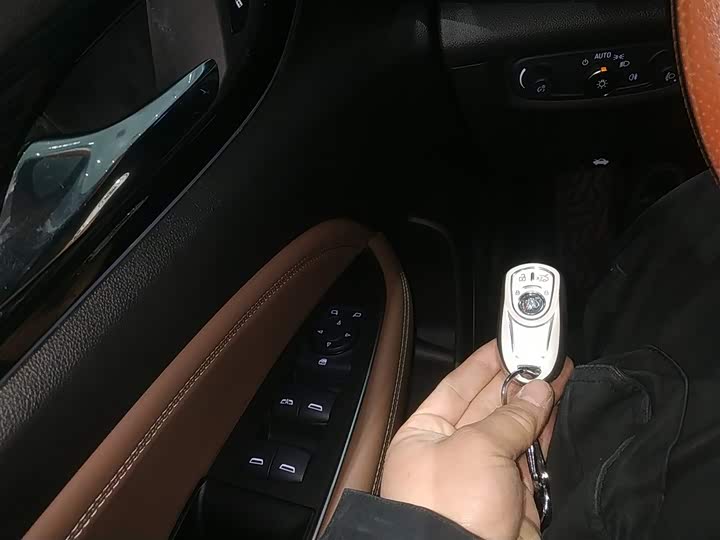 Фото 9 - Buick Regal