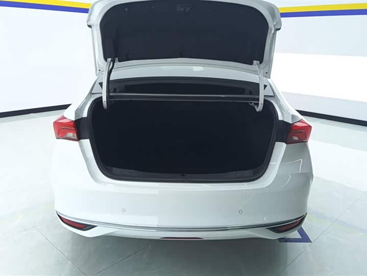 Фото 4 - Buick Verano