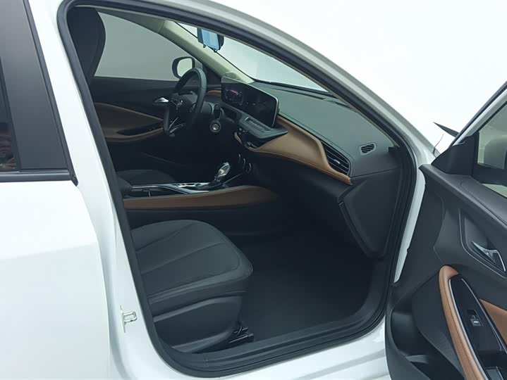 Фото 8 - Buick Verano