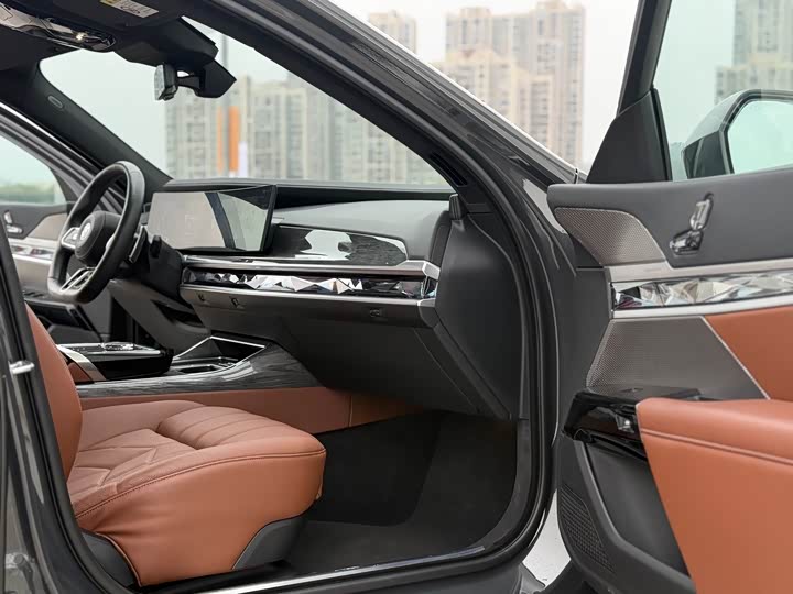 Фото 6 - BMW 7 Series