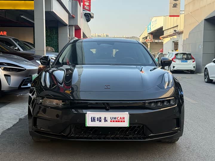 Фото 2 - Zeekr 001