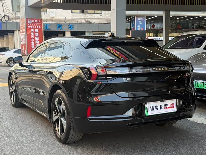 Фото 4 - Zeekr 001