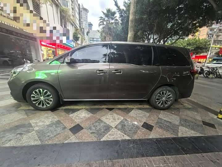 Фото 3 - Buick GL8 ES