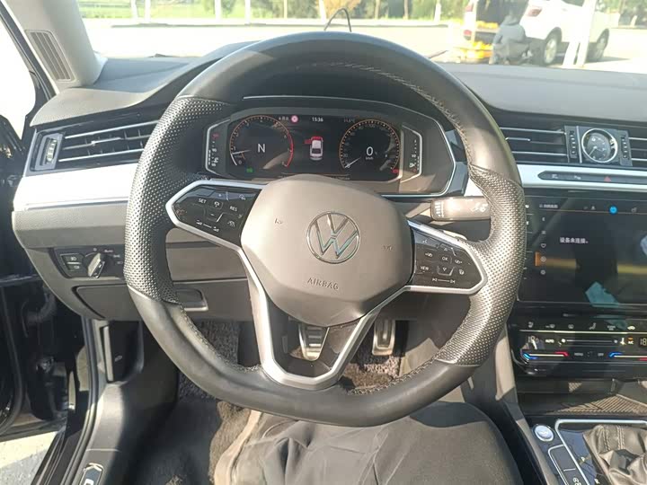 Фото 3 - Volkswagen Magotan