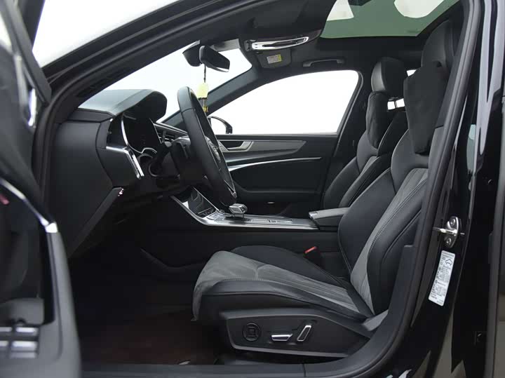 Фото 4 - Audi A6L